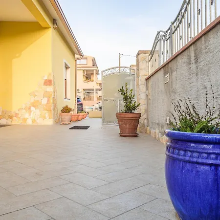 Domus Tilibbas - Klodge אולביה