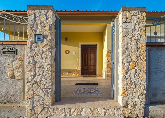 Domus Tilibbas - Klodge 샬레 올비아